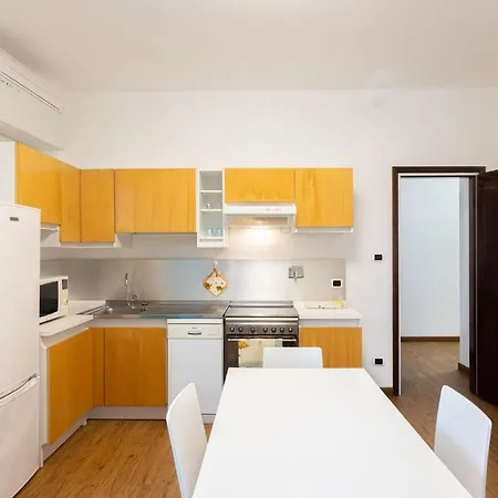 Lame, By Short Holidays * ボローニャ